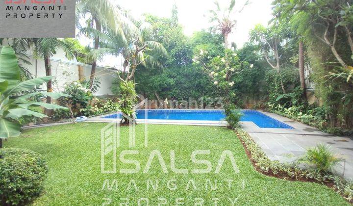 Disewakan Cepat Rumah Cantik Beautiful Furnish Harga Murah Rp.590 Juta Depan 2 Mobil Lokasi Nyaman Asri Private Pool Dan Garden Area Kemang Jakarta Selatan 1