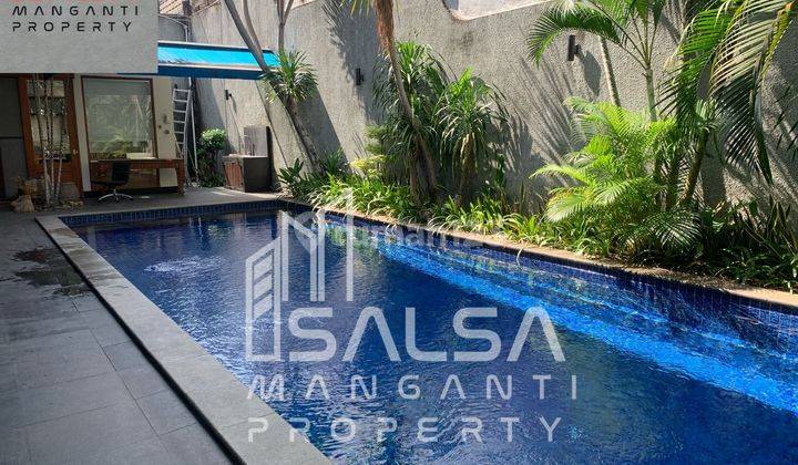 DISEWAKAN  RUMAH MEWAH TROPIS KONTEMPORER AREA PEJABAT DAN AMBASSY DAN EXPAT Harga Rp.1,3 M Dekat Perkantoran dan dekat menteng dan kemang AREA  MEGA KUNINGAN JAKARTA SELATAN 1