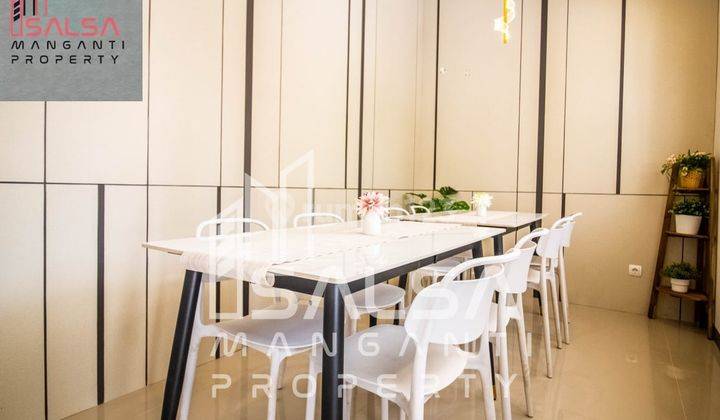 Dijual Cepat kost terisi full dengan 21 kamar terisi full harga Rp.6 Miliar investasi menguntungkan JARANG ADA Kost di GROGOL yg Dekat Kampus dan Kantor* *Dekat dgn 2 KAMPUS (Untar, Trisaksi) dan 4 MALL (NEO Soho, Central Park, Taman Anggrek dan CitraLa 2