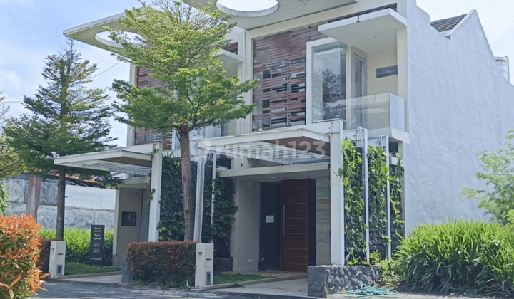 Rumah Baru Modern di Jalan Raya Sulfat Kota Malang 1