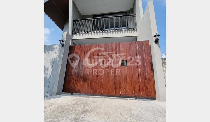 Turun Harga Rumah Modern 2 Lantai SHM di New Green Galaxy Grogol, Sukoharjo 1