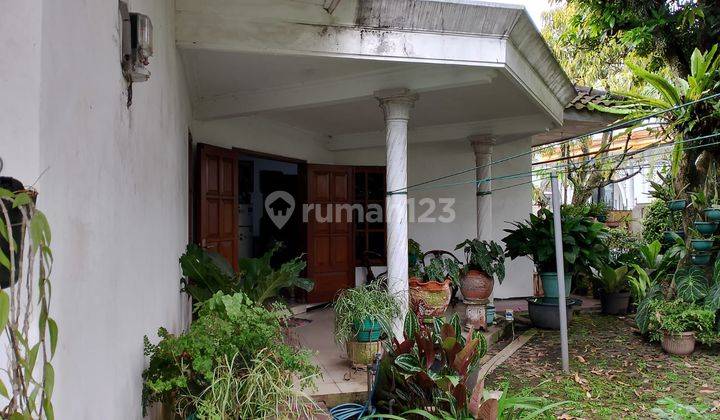 Rumah Jual Bagus Gaya Vintage SHM di Lowokwaru Malang Kota 2