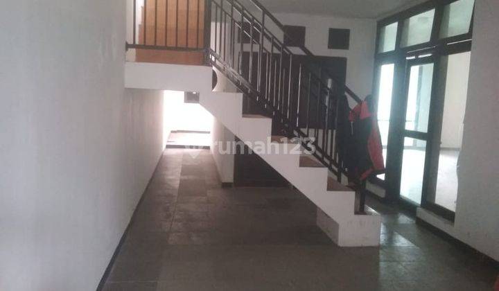 Rumah 2 Lantai Bagus di Medokan Asri Barat, Surabaya 2