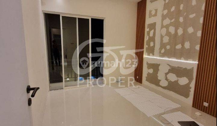 Rumah 3 Lantai Bagus Unfurnished SHM di Jl. Danau Ranau, Malang 2