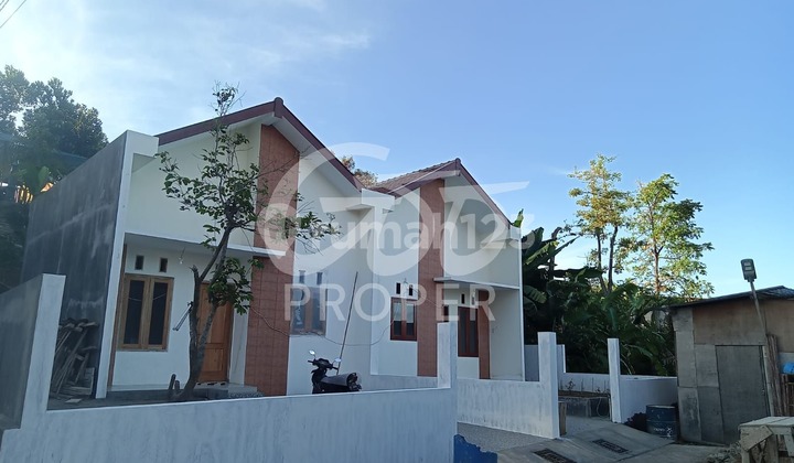 Semi-Furnished New House with SHM in Tretes Village Prigen, Pasuruan 1