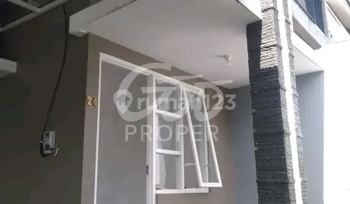 Siap Huni, Rumah, 2 Lantai dan Kolam Renang, SHM, di Dau Kab. Malang
