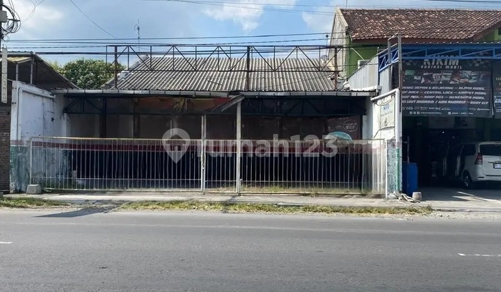 Jual Ruang Usaha di Samping Jalan Raya Yogyakarta di Jl. Parangtritis Jual Ruang Usaha di Samping Jalan Raya Yogyakarta di Jl. Parangtritis