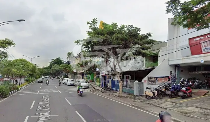 Rumah Bagus Unfurnished Jl. Dr. Moestopo Dekat Unair, Surabaya 2