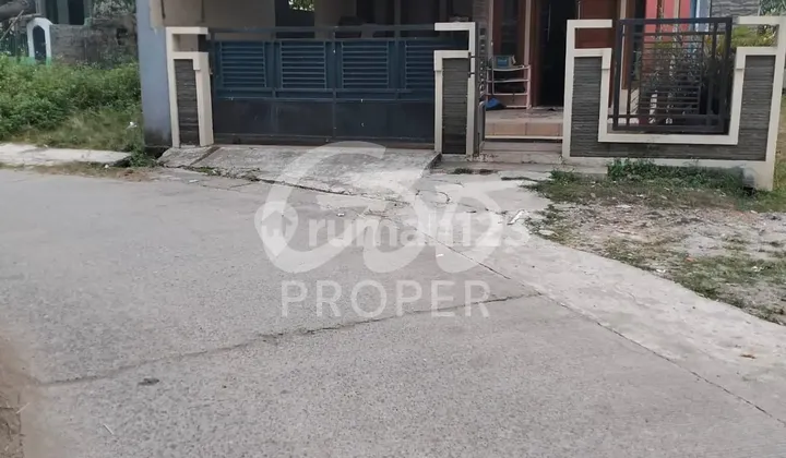 Sell Comfortable House in Dangdeur Jayanti, Tangerang Regency, Banten