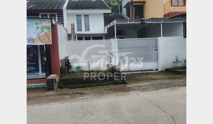 Rumah Jual SHM Tengah Kota di Somba Opu, Gowa 1