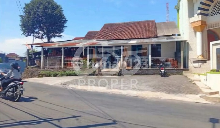 Jual Rukost Strategis di Jl. Kh. Hasyim Asyari Daerah Banaran Barat Bandarjo Ungaran Barat Kab. Semarang Jawa Tengah
