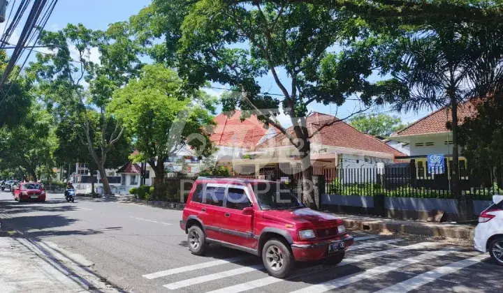 Rumah Classic Disewakan di Jl Bromo Kota Malang