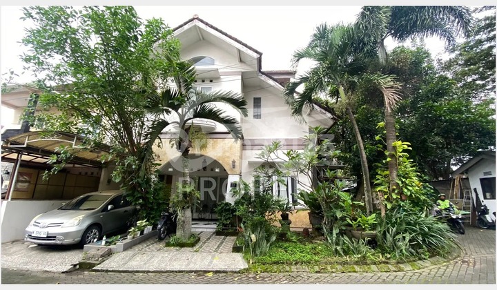 Sell Modern Classic House in the City Center Jl. Cengger Ayam Lowokwaru, Malang City