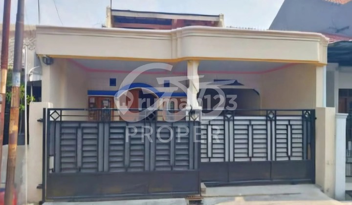 For Sale Ready-to-Live House in Gusti Putri III, Tlogosari Kulon Area, Pedurungan, Semarang City, Central Java 1
