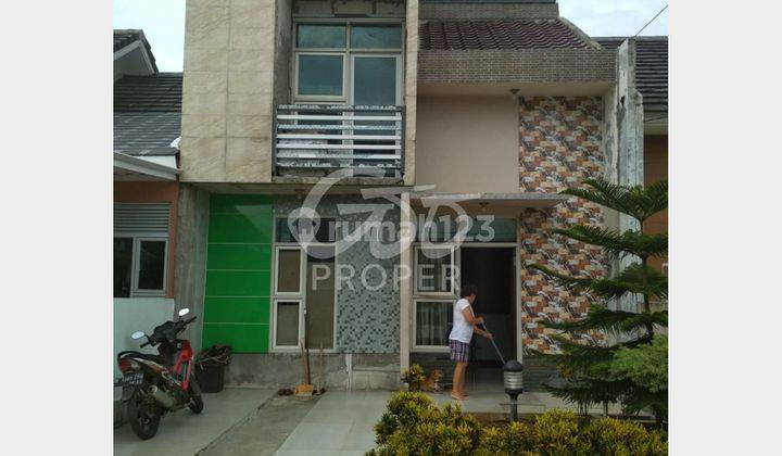Rumah 3 Lantai Unfurnished SHM di Grand View Curug, Tangerang 1