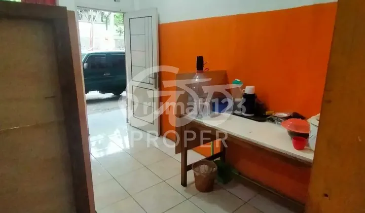3-Storey Shop House Near Campus, SHM, Ready to Occupant, Saxophone Street, Malang. 2