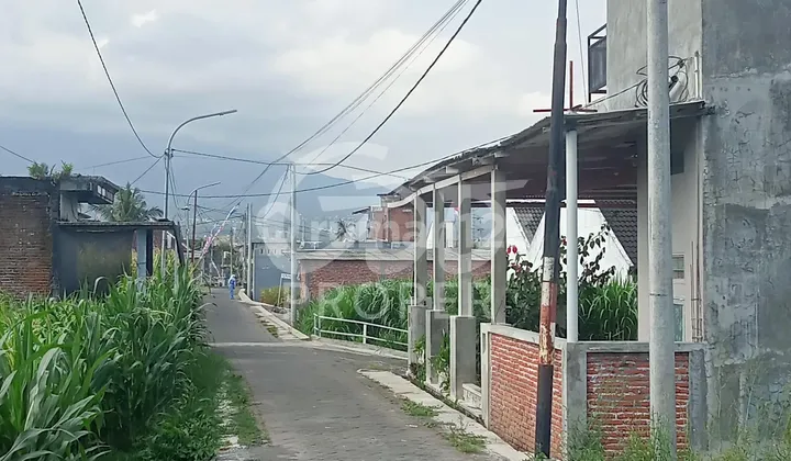 Land for Sale 900 M2 SHM in Junrejo Batu