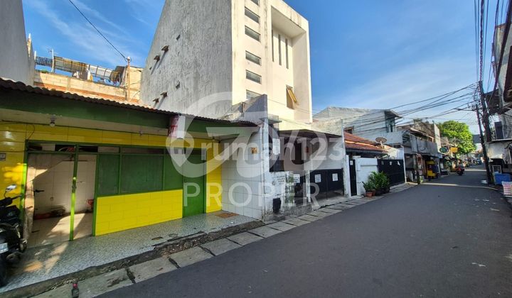For Sale Active Boarding House 200 m2 SHM in Gandaria, Kebayoran Baru, South Jakarta 2