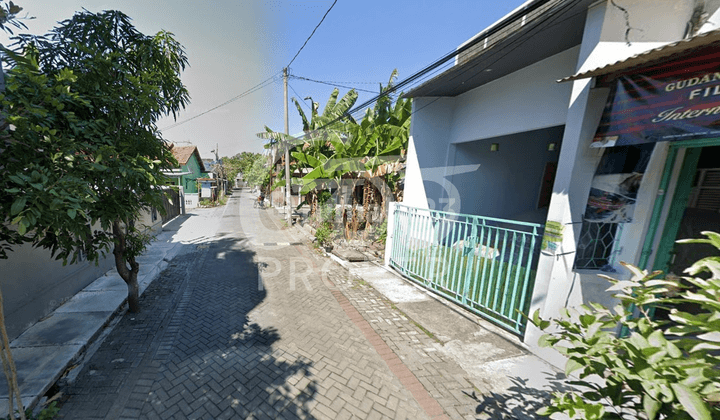 Rumah Semi Furnished SHM di Jl. Zebra Tengah, Semarang 2