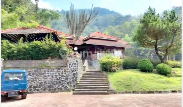 Jual Villa Strategis Dekat Tempat Wisata di Songgokerto Songgoriti Batu Jawa Timur