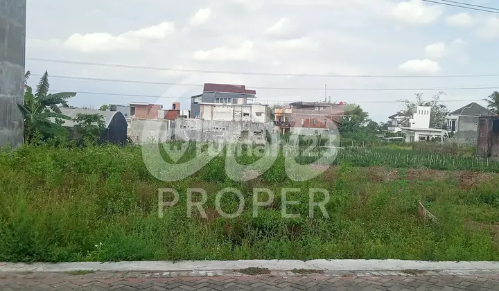 Land for Sale 900 M2 SHM in Junrejo Batu