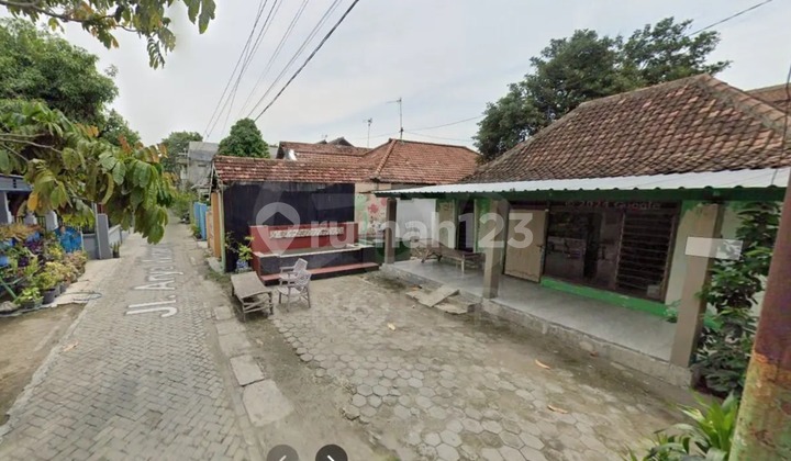 Jual Rumah Nyaman di Jl. Arya Wiraraja Jombang Jawa Timur