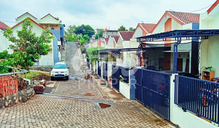 Semi-Furnished New House with SHM in Tretes Village Prigen, Pasuruan 2