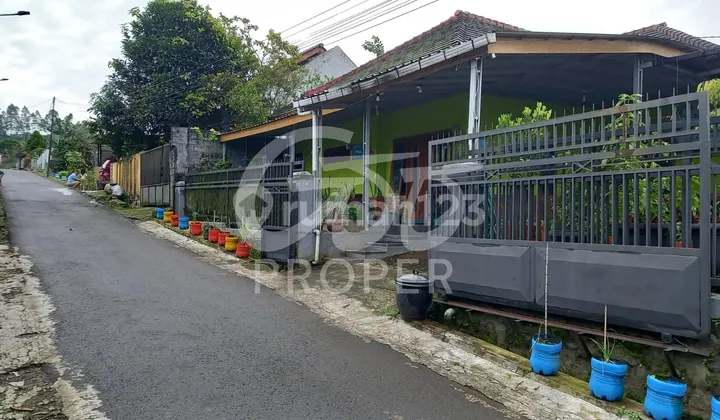 Villa and Main House with SHM in Tulungrejo Bumiaji Batu Flood-Free