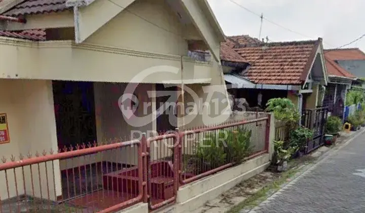 Jual Rumah Siap Huni, 2 Lantai, SHM, Bebas Banjir Jl. Jenggolo Sidoarjo