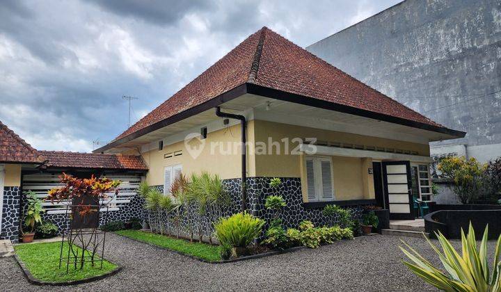 Rumah Bagus Gaya Belanda di Jl. Dr. Soetomo, Malang