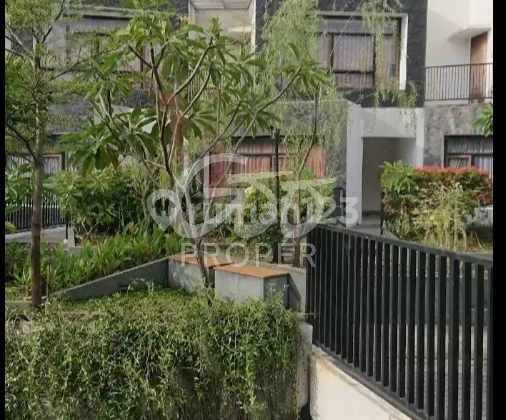 tampak depan rumah modern dijual di jl