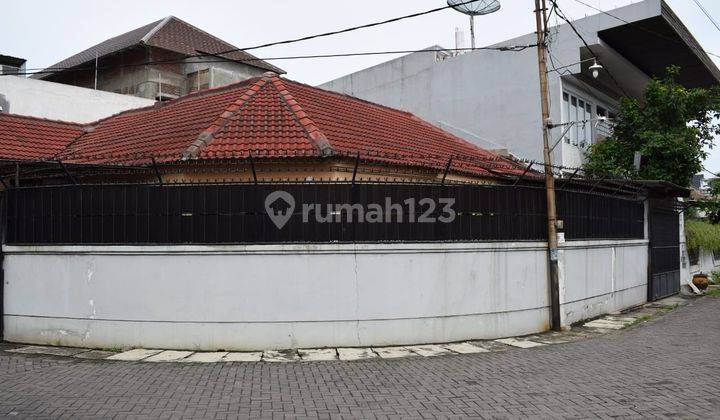 Rumah Bagus Unfurnished di Putat Indah Timur Surabaya, Surabaya 2