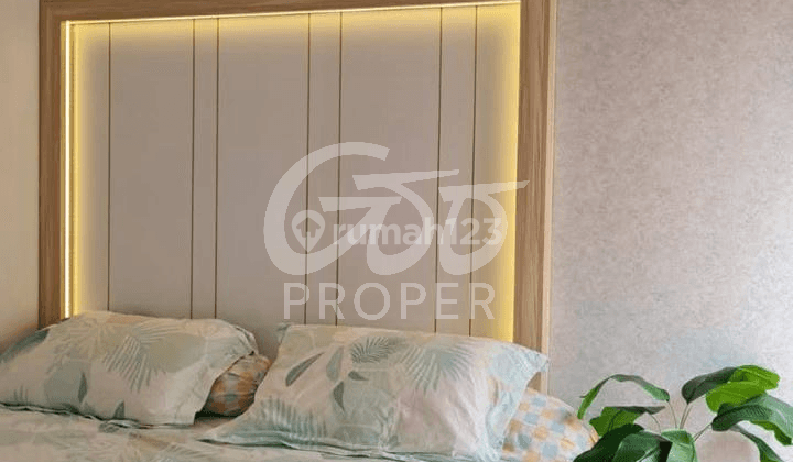 kamar tidur rumah furnished dijual di graha