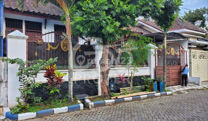 Rumah Mewah Unfurnished HGB di Puncak Buring Indah Barat, Malang 1