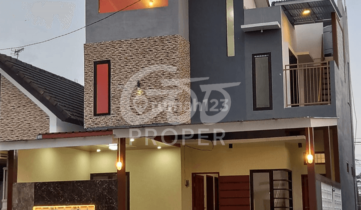 Rumah 3 Lantai Furnished SHM di Perum Jawara Land, Malang 1