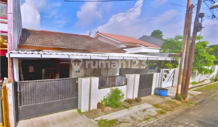 Selling House on Jl. Bukit Palma, Banyumanik Area, Semarang, Central Java Selling House on Jl. Bukit Palma, Banyumanik Area, Semarang, Central Java