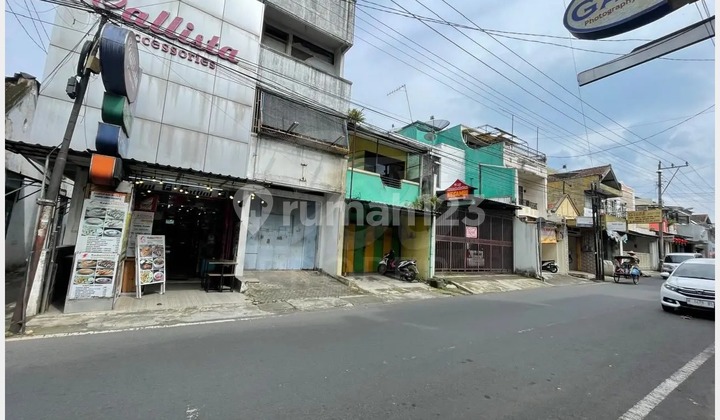 Jual Rumah dan Toko Strategis di Jl. Kesambi Salatiga Jawa Tengah