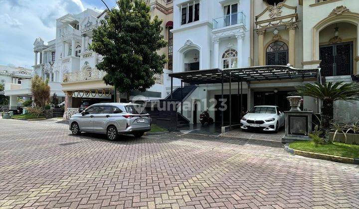 rumah 3 lantai furnished disewakan jalan mustang medan polonia 1