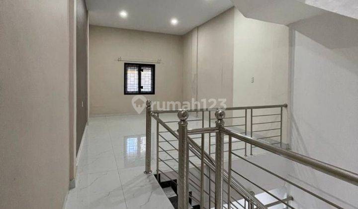 Rumah Komplek 3 Lantai Furnished Jalan Ismailiyah Sutrisno Harga Termurah 2