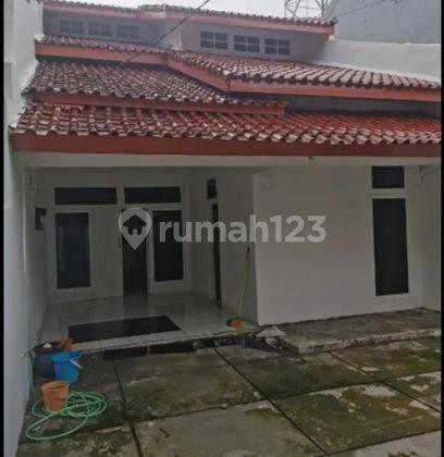 Di sewakan Rumah bisa untuk kantor, Lokasi Strategis di Tebet 1