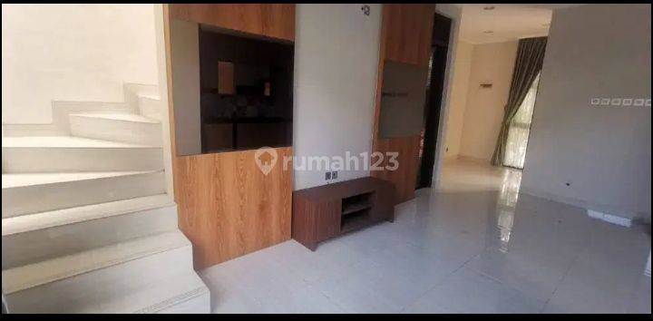 Rumah Sewa Baru Townhouse dalam Cluster, di Area Pasar Rebo 9
