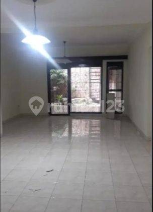 Rumah Sewa bisa untuk kantor di Jakarta Pusat 3