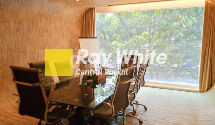 Gedung di Mainroad Dr Abdul Rivai Bandung (Lc)