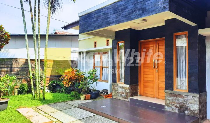 Rumah Strategis di Bundaran Tugu Nanas Jalan Cagak Subang (Sms)