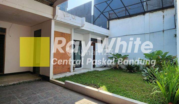 Ruang Usaha Rumah Klasik Sayap Dago Kota Bandung 1