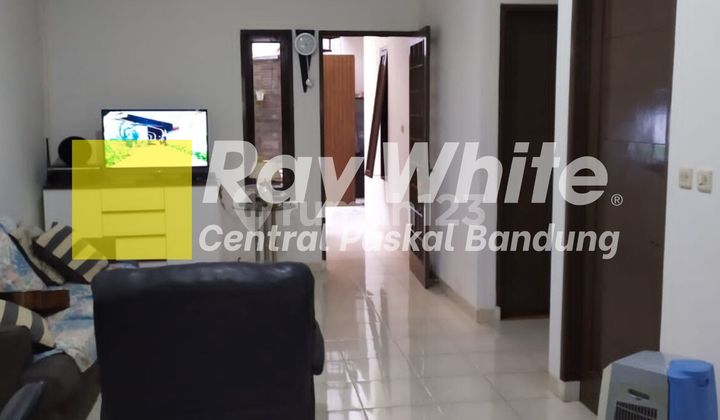 Rumah Cantik Siap Huni Semi Furnish di Taman Kopo Indah Bandung