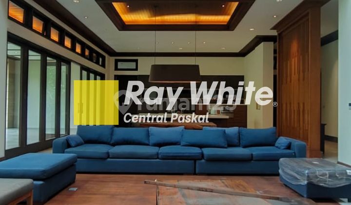 Rumah Mewah di Sayap Mainroad Dago Kota Bandung Rumah Mewah di Sayap Mainroad Dago Kota Bandung