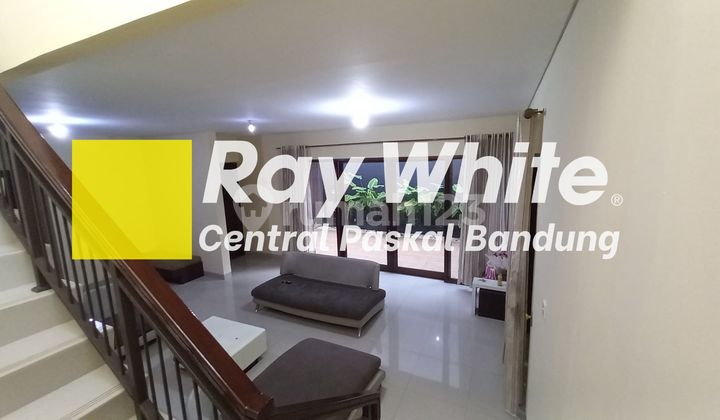 Rumah Nyaman 2 Lantai Semi Furnished di Buah Batu Square Bandung