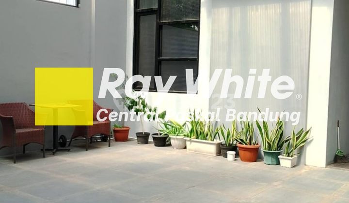 Rumah di Komplek Buana Sari Buah Batu Bandung