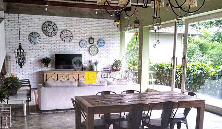 Rumah Villa Cantik Gaya Eropa Dago Pakar Bandung